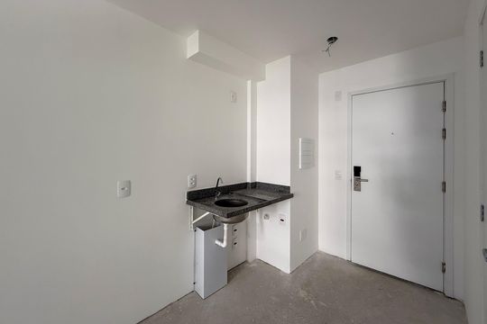 Cozinha  de kitnet/studio à venda com 1 quarto, 27m² em Cidade Monções, São Paulo