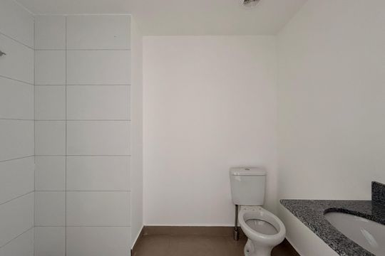 Banheiro  de kitnet/studio à venda com 1 quarto, 22m² em Cidade Monções, São Paulo