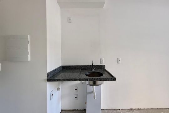 Cozinha  de kitnet/studio à venda com 1 quarto, 22m² em Cidade Monções, São Paulo