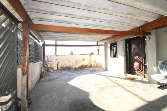 garagem de casa à venda com 5 quartos, 150m² em Vila Brasil, São Paulo