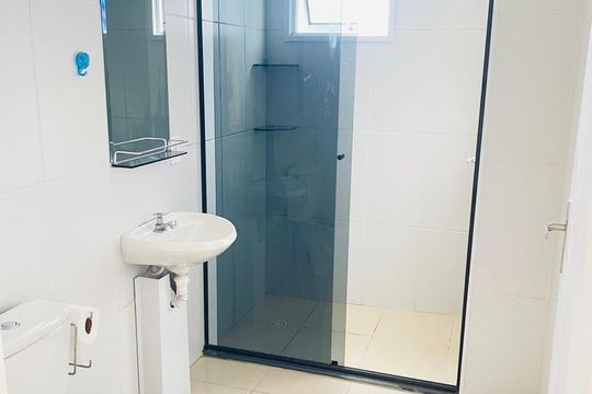 Banheiro de apartamento para alugar com 2 quartos, 46m² em Vila Nina, São Paulo