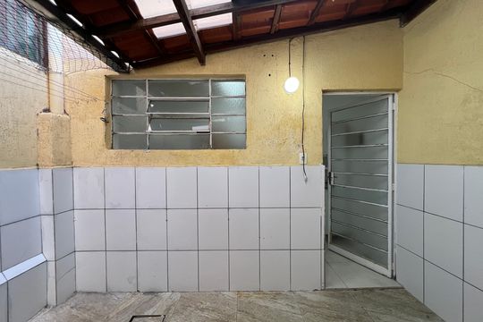 Área Privativa de casa à venda com 2 quartos, 59m² em Ouro Preto, Belo Horizonte