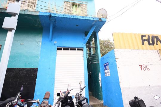 Fachada de casa para alugar com 1 quarto, 80m² em Jardim Bela Vista, Osasco