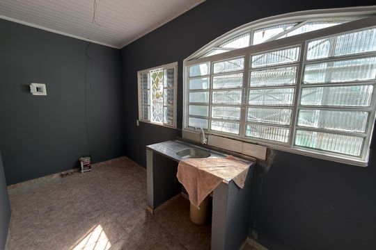 Cozinha de apartamento à venda com 1 quarto, 360m² em Qr 2, Brasília