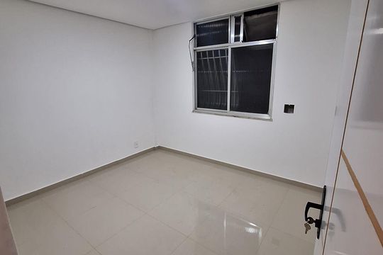 Quarto de apartamento para alugar com 2 quartos, 53m² em Mutondo, São Gonçalo