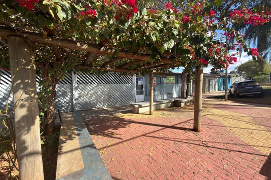 Fachada de apartamento para alugar com 1 quarto, 55m² em Qr 2, Brasília