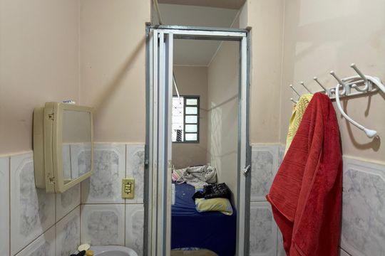 Banheiro  de apartamento para alugar com 1 quarto, 55m² em Qr 2, Brasília
