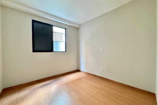 Quarto 2 de apartamento à venda com 2 quartos, 65m² em Anchieta, Belo Horizonte