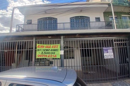 Casa para alugar com 3 quartos, 140m² em Qr 2, Brasília