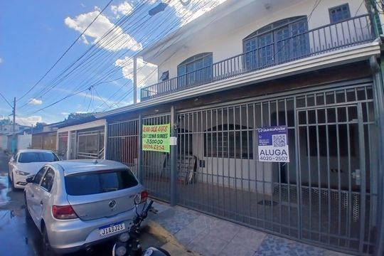 Casa para alugar com 3 quartos, 140m² em Qr 2, Brasília