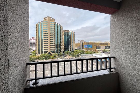 Varanda de kitnet/studio para alugar com 1 quarto, 26m² em Moema, São Paulo
