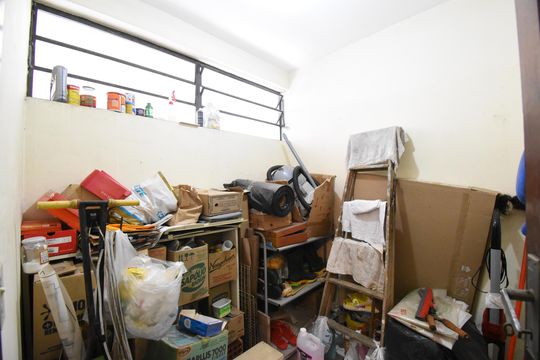Depensa de casa de condomínio à venda com 3 quartos, 250m² em Centro, Curitiba