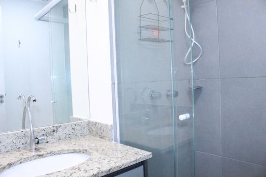 Banheiro de kitnet/studio para alugar com 1 quarto, 25m² em Higienópolis, São Paulo