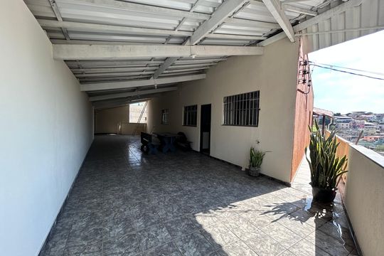 Área Externa de casa para alugar com 3 quartos, 100m² em Jardim Laguna, Contagem