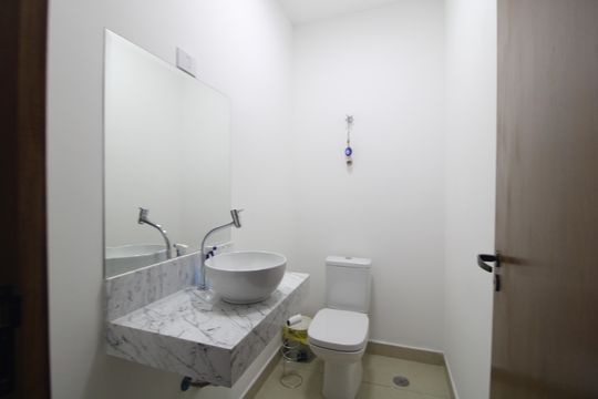 Lavabo de casa de condomínio à venda com 2 quartos, 173m² em Jardim Guanhembu, São Paulo