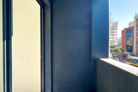 Varanda de kitnet/studio à venda com 1 quarto, 23m² em Pinheiros, São Paulo