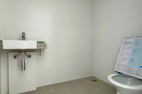 Banheiro de kitnet/studio à venda com 1 quarto, 23m² em Pinheiros, São Paulo