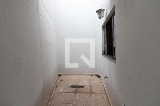 Área externa de casa à venda com 2 quartos, 114m² em Jardim Virginia Bianca, São Paulo