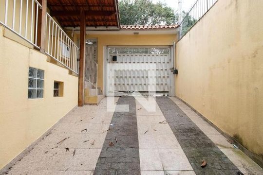 Área externa de casa à venda com 2 quartos, 114m² em Jardim Virginia Bianca, São Paulo
