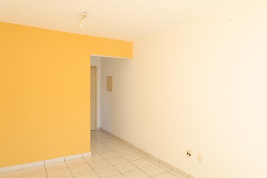 Sala de apartamento à venda com 3 quartos, 54m² em Vila Taquari, São Paulo