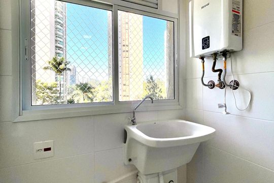 Área de serviço de apartamento para alugar com 2 quartos, 59m² em Votupoca, Barueri