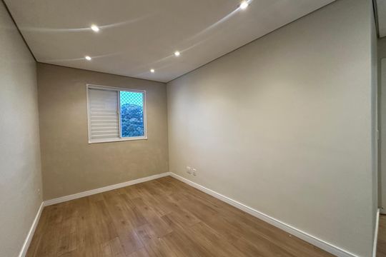 Suíte de apartamento para alugar com 2 quartos, 59m² em Votupoca, Barueri