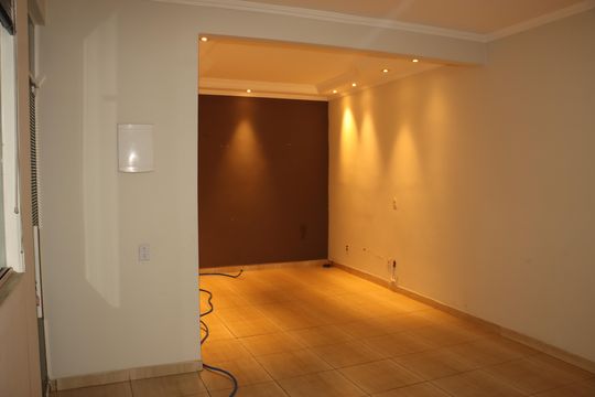 Casa à venda com 4 quartos, 78m² em Jardim Rodolfo Pirani, São Paulo