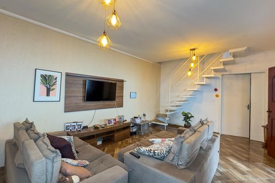 Sala de casa para alugar com 3 quartos, 240m² em Balneário Dom Carlos, São Paulo