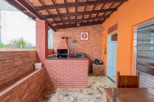 Área externa de casa para alugar com 3 quartos, 240m² em Balneário Dom Carlos, São Paulo