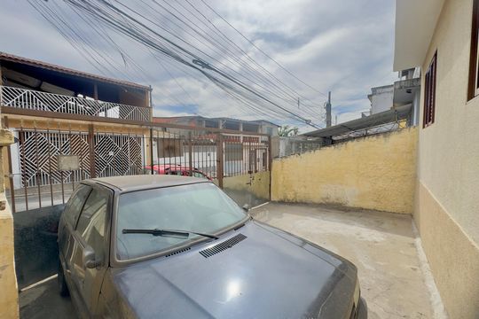 Garagem de casa à venda com 5 quartos, 155m² em Jardim Palmira, Guarulhos