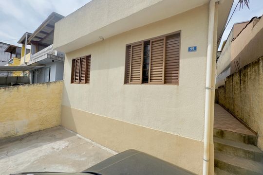 Garagem de casa à venda com 5 quartos, 155m² em Jardim Palmira, Guarulhos