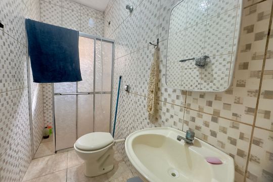Banheiro casa 2 de casa à venda com 5 quartos, 155m² em Jardim Palmira, Guarulhos