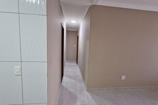 Corredor de casa para alugar com 2 quartos, 70m² em Cabral, Nilópolis