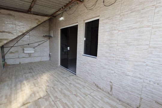 Área externa de casa para alugar com 2 quartos, 70m² em Cabral, Nilópolis