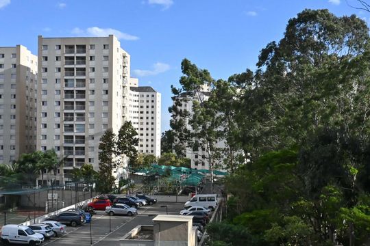 Vista de apartamento à venda com 2 quartos, 56m² em Jardim Maria Rosa, Taboão da Serra