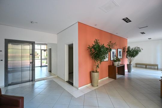 Hall Social de apartamento à venda com 2 quartos, 56m² em Jardim Maria Rosa, Taboão da Serra