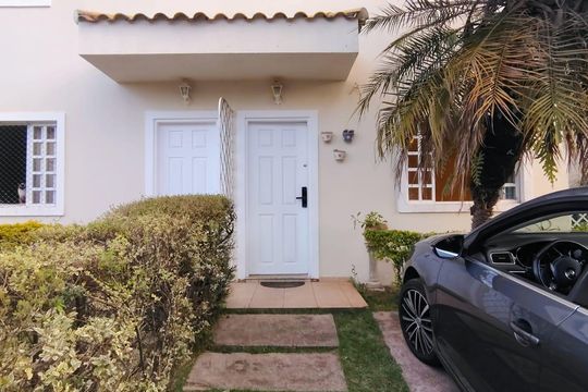 Área externa de casa de condomínio para alugar com 2 quartos, 90m² em Jardim Tupanci, Barueri