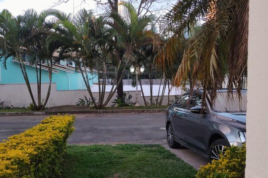 Área externa de casa de condomínio para alugar com 2 quartos, 90m² em Jardim Tupanci, Barueri
