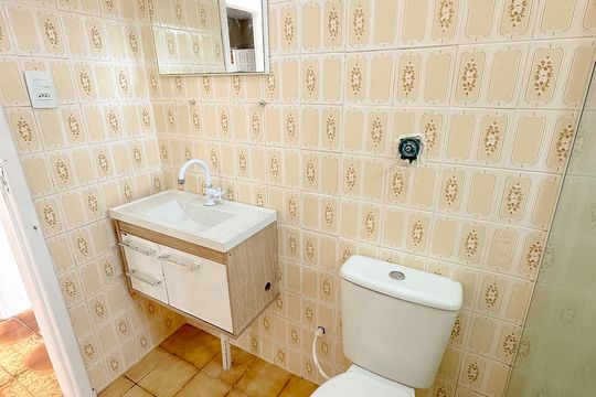 Banheiro de casa para alugar com 3 quartos, 110m² em Ratones, Florianópolis