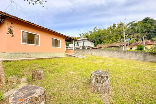 Quintal de casa para alugar com 3 quartos, 110m² em Ratones, Florianópolis