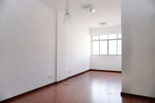 Sala  de apartamento para alugar com 3 quartos, 71m² em Santa Efigênia, Belo Horizonte