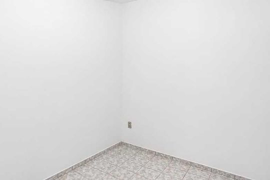 Quarto de kitnet/studio para alugar com 1 quarto, 30m² em Inhoaíba, Rio de Janeiro