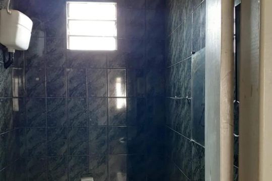 Banheiro de casa para alugar com 2 quartos, 52m² em Goiânia, Belo Horizonte