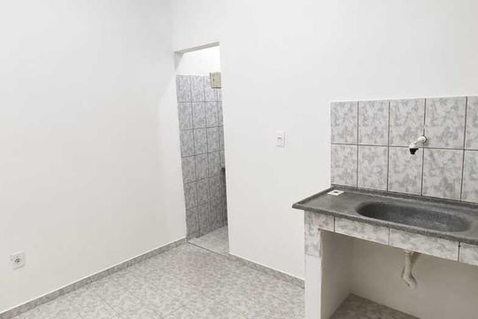 Cozinha de kitnet/studio para alugar com 1 quarto, 30m² em Inhoaíba, Rio de Janeiro