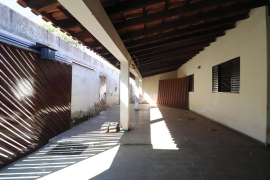 Varanda da Sala de casa para alugar com 3 quartos, 150m² em Santa Mônica, Uberlândia