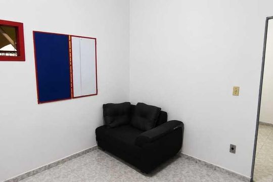 Sala de kitnet/studio para alugar com 1 quarto, 30m² em Inhoaíba, Rio de Janeiro