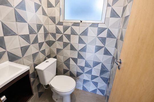 Lavabo de casa de condomínio para alugar com 2 quartos, 60m² em Jardim Sao Victor, Osasco