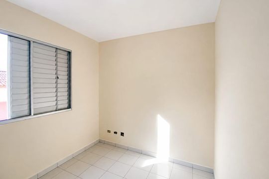 Quarto de casa de condomínio para alugar com 2 quartos, 60m² em Jardim Sao Victor, Osasco