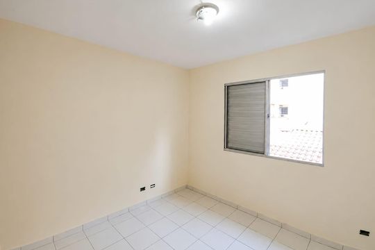 Quarto de casa de condomínio para alugar com 2 quartos, 60m² em Jardim Sao Victor, Osasco