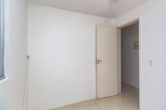 Quarto de apartamento para alugar com 2 quartos, 48m² em Jardim Dona Leopoldina, Porto Alegre